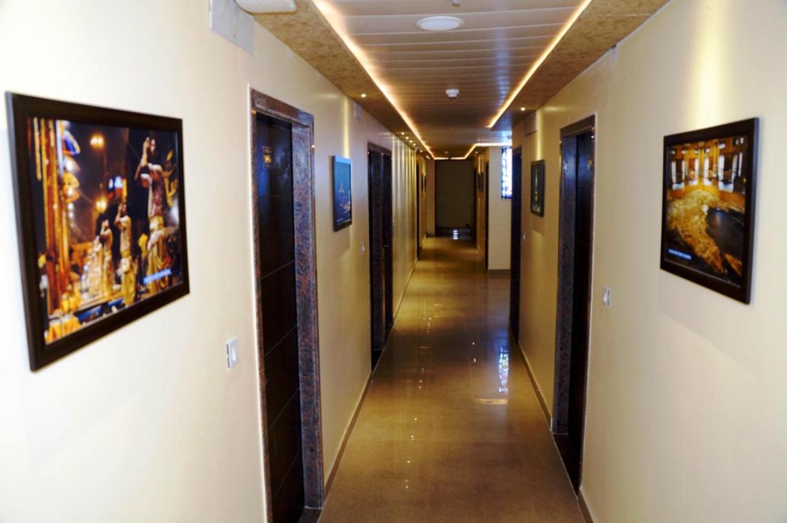 ורנאסי Hotel Shivoy Grand מראה חיצוני תמונה